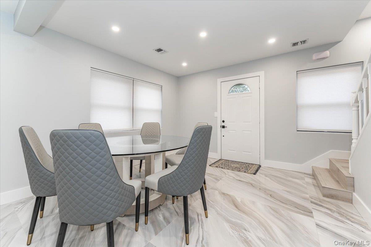 Atlantic Beach, New York 11509, United States, 2 Bedrooms Bedrooms, ,2 BathroomsBathrooms,Residential,Active,235730