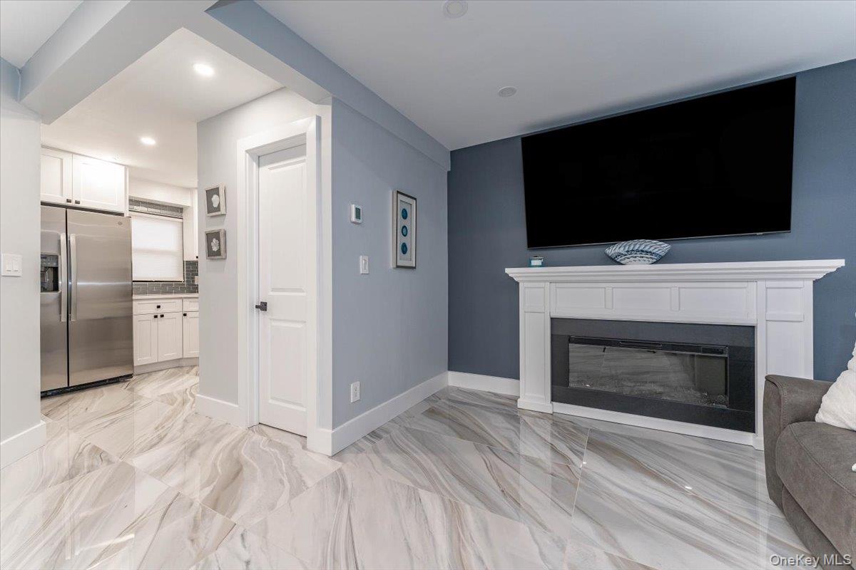 Atlantic Beach, New York 11509, United States, 2 Bedrooms Bedrooms, ,2 BathroomsBathrooms,Residential,Active,235730