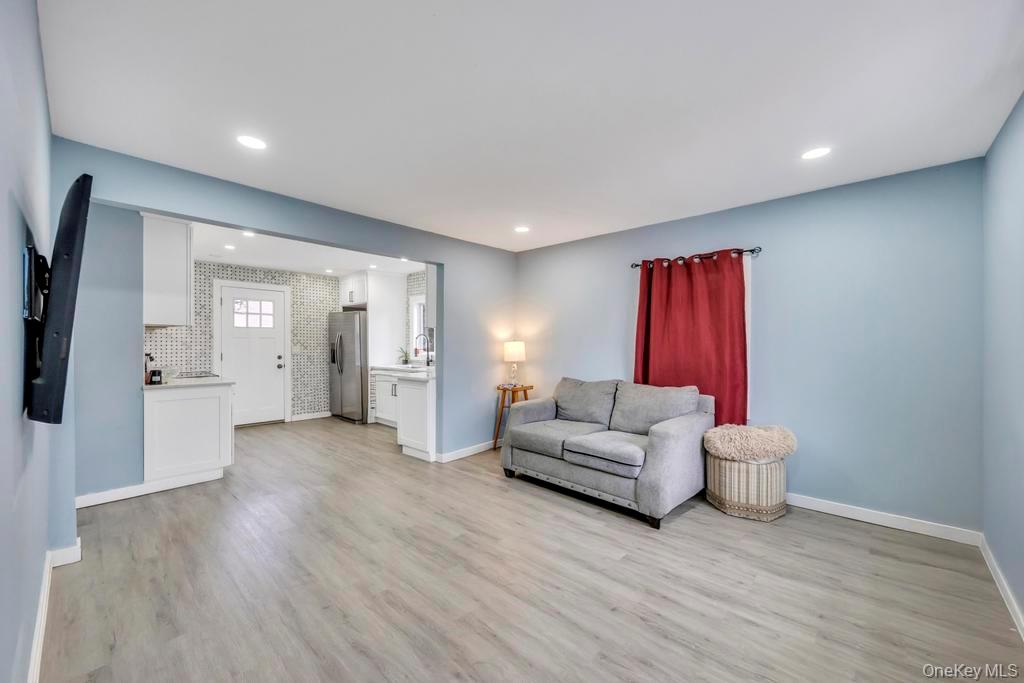 847 N Clinton Avenue