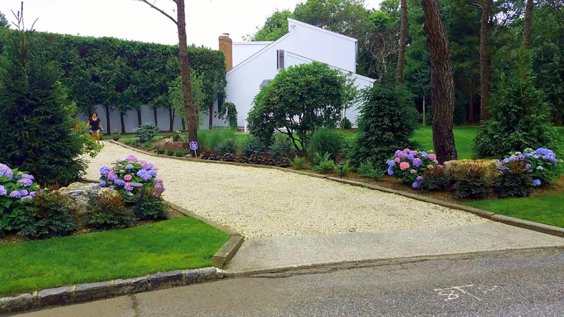 Cedarfield Lane, Westhampton, Hamptons, NY - 4 Bedrooms  
5 Bathrooms - 