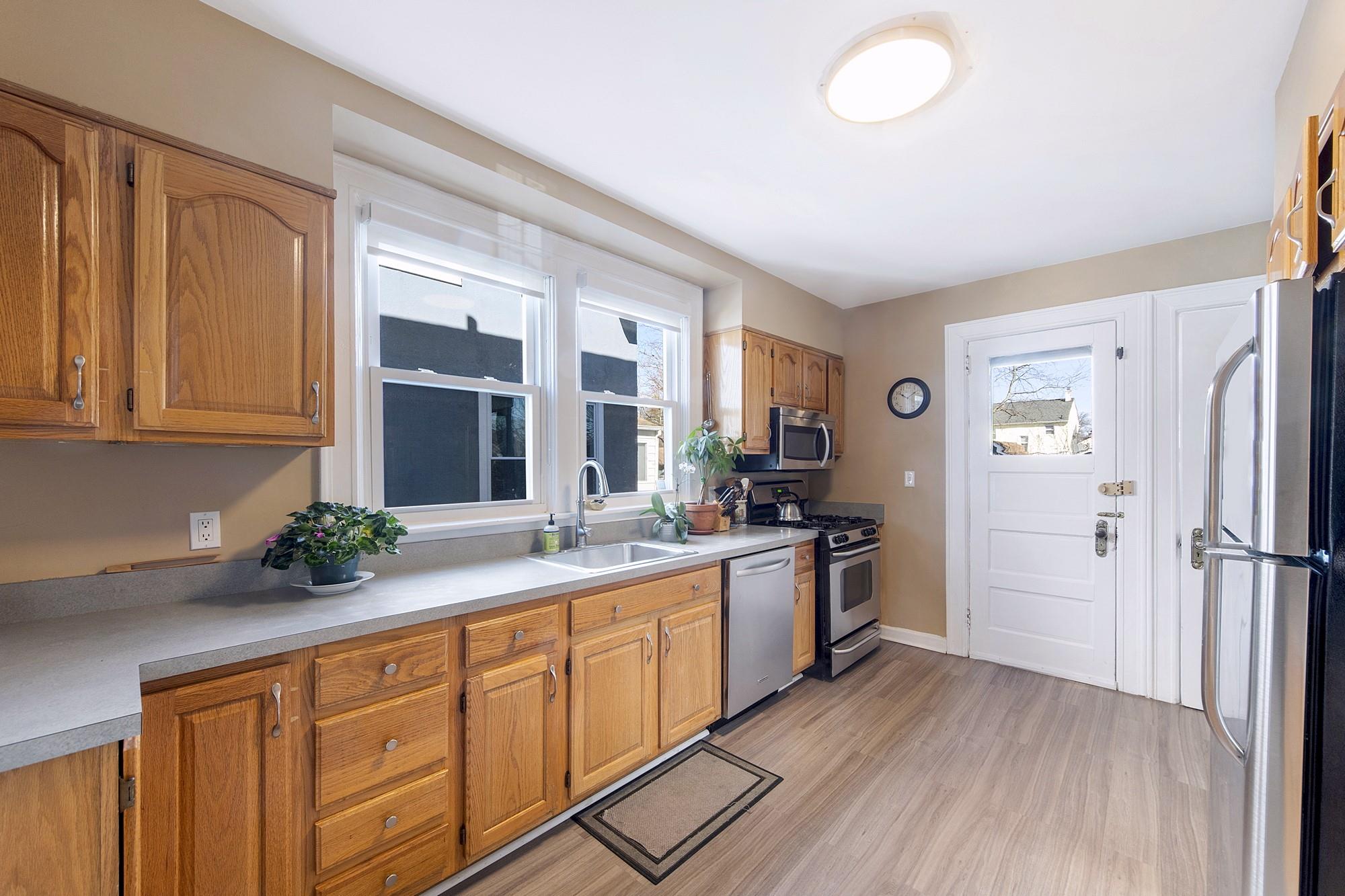 29 E Birch Street, Mount Vernon, New York image 12