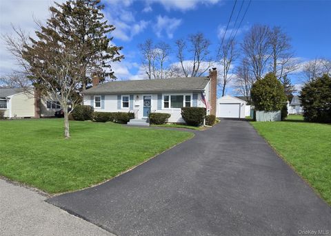 Photo of 23 Herbert Circle, Patchogue, NY 11772 (MLS # 982257)