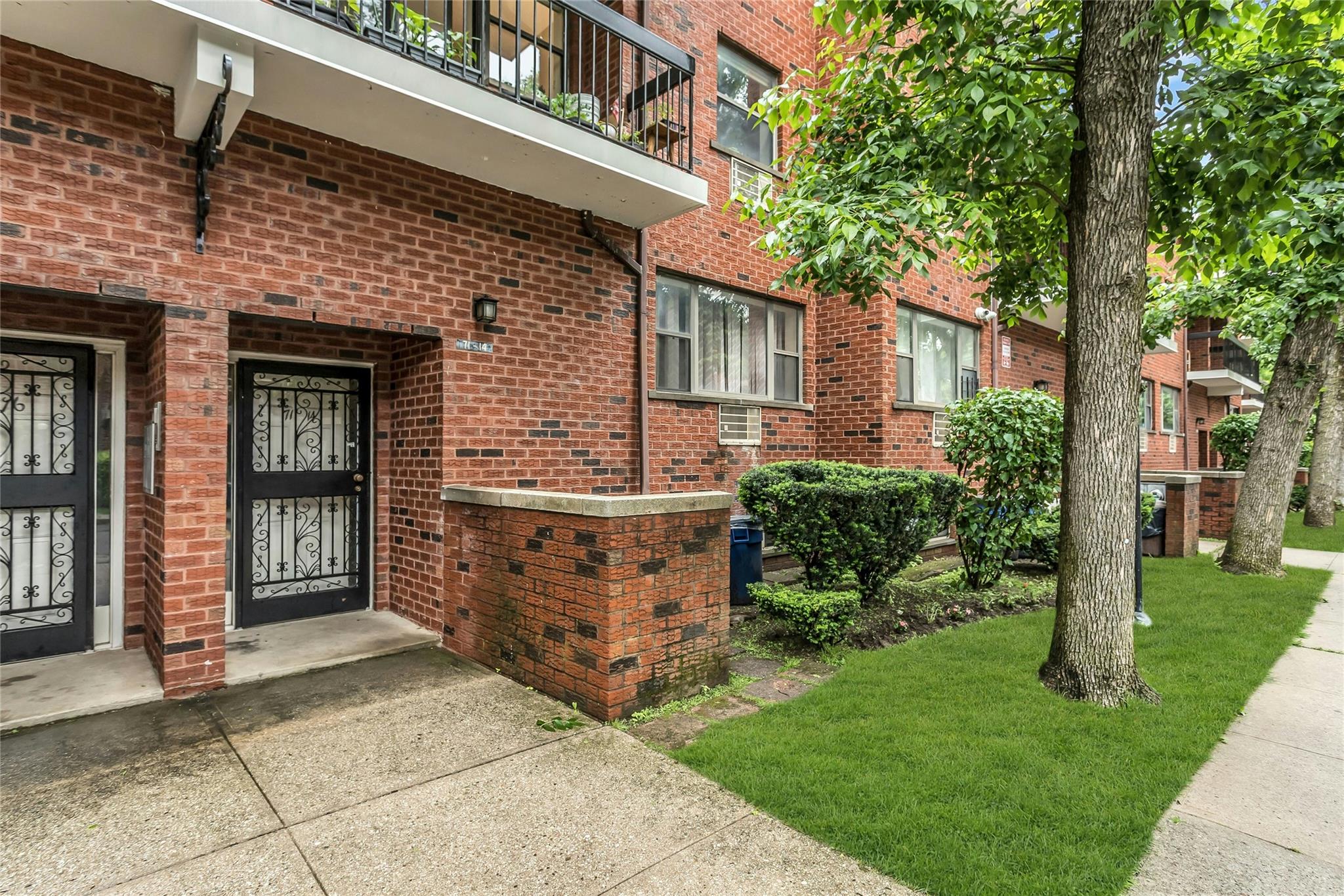 71-14 Sutton Place #1, Fresh Meadows, New York image 2