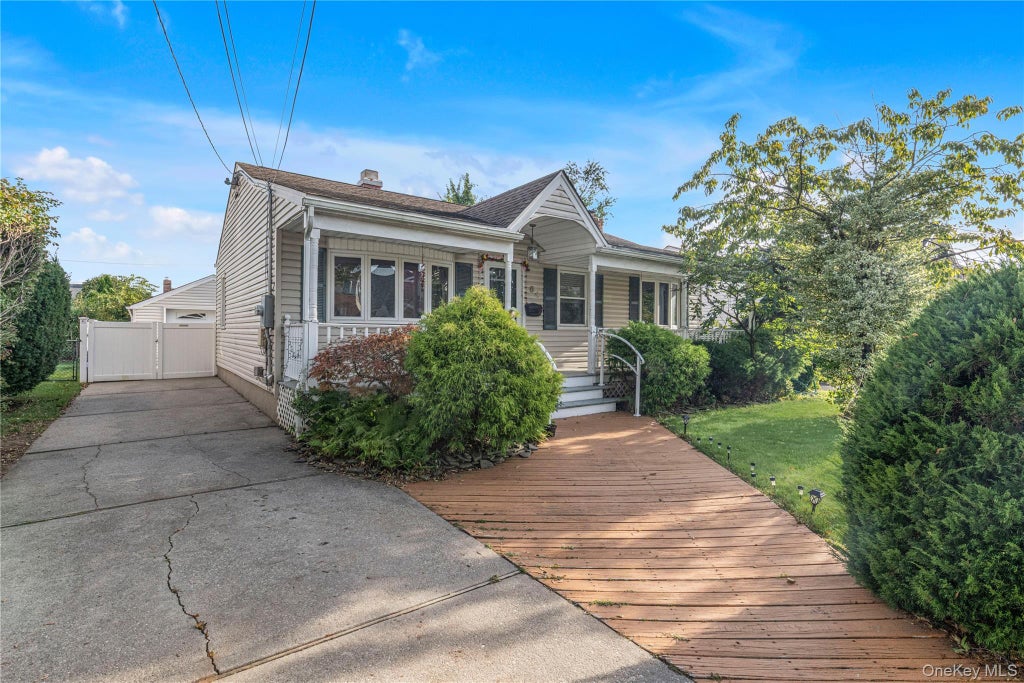 Photo of 84 5th Street, New Hyde Park, NY 11040 (MLS # 1061809)