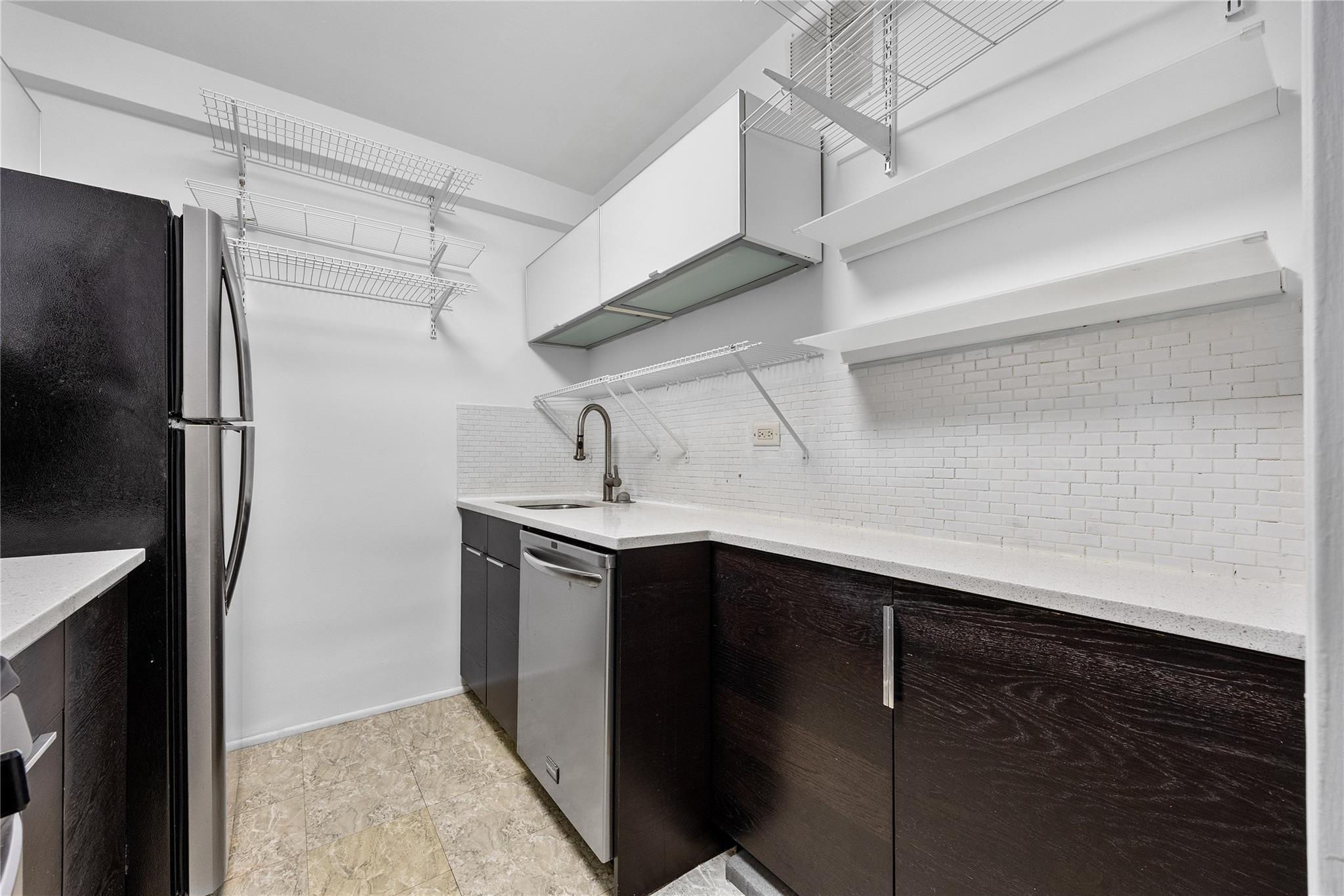 142-05 Roosevelt Avenue #331, Flushing, New York image 7