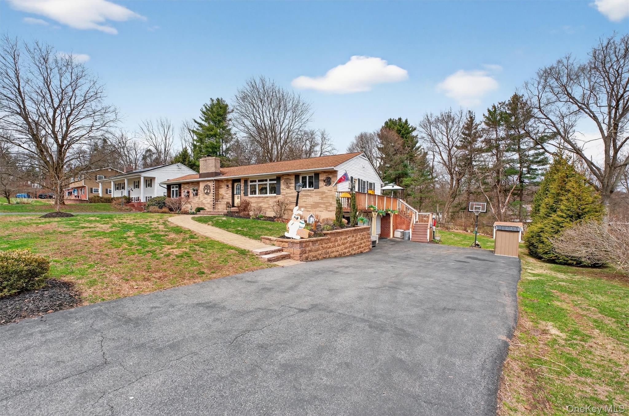 108 Williamsburg Court