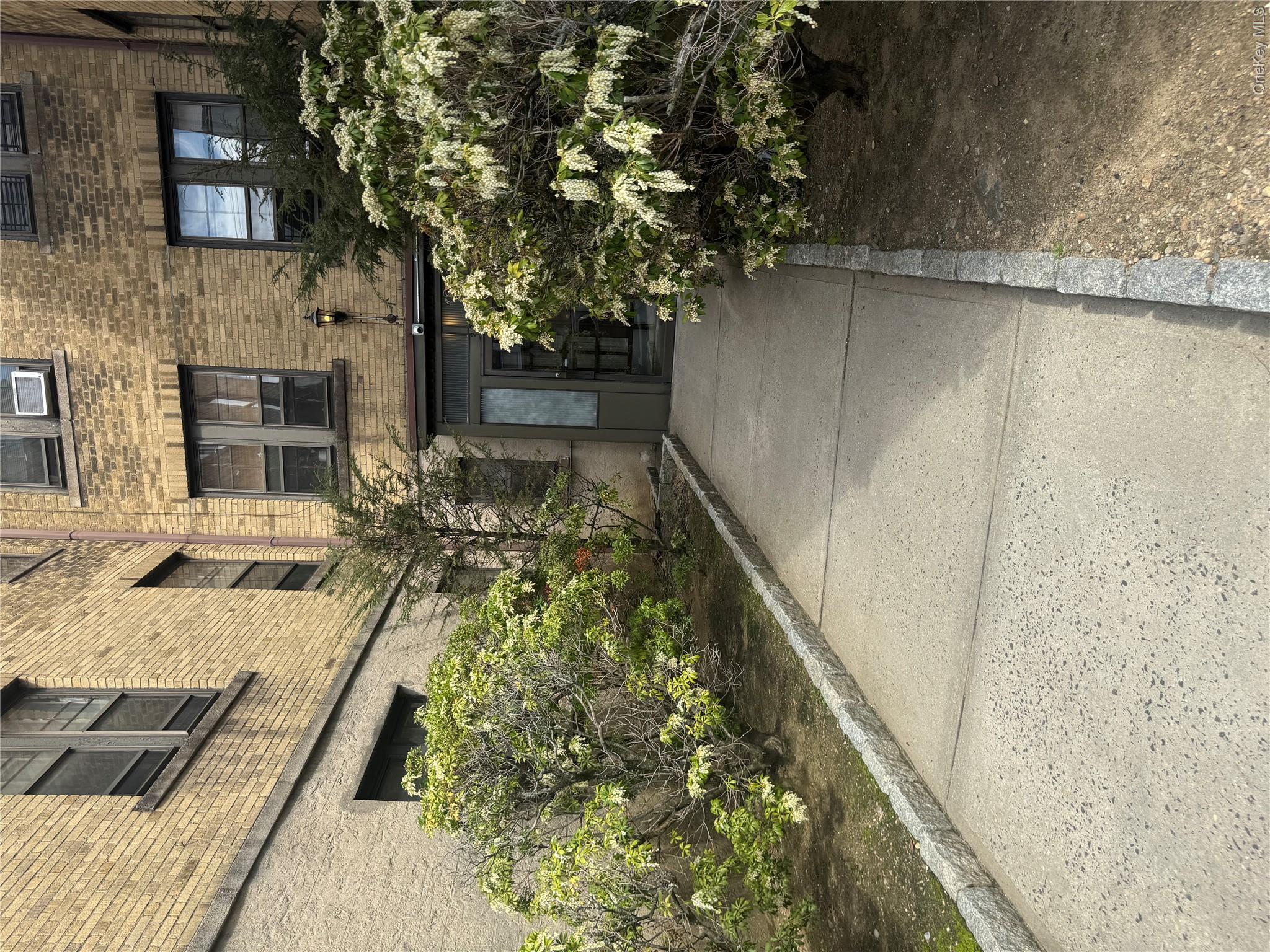 33 Douglas Avenue