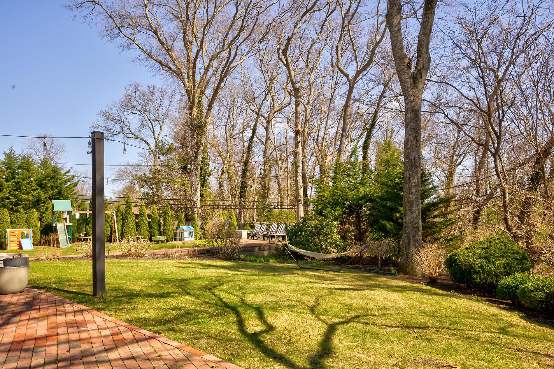 16 Bridle Lane, South Huntington, New York image 33