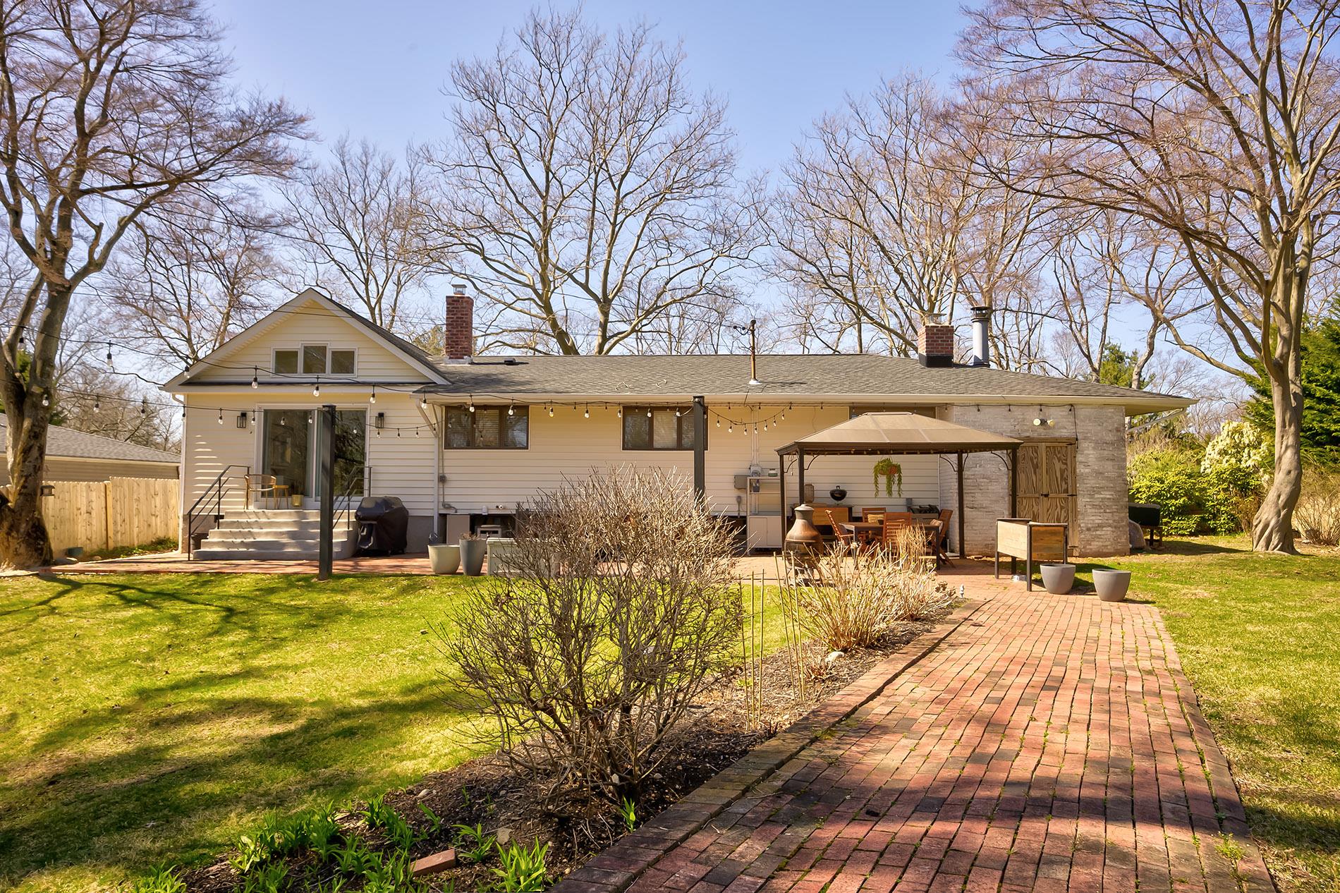 16 Bridle Lane, South Huntington, New York image 31