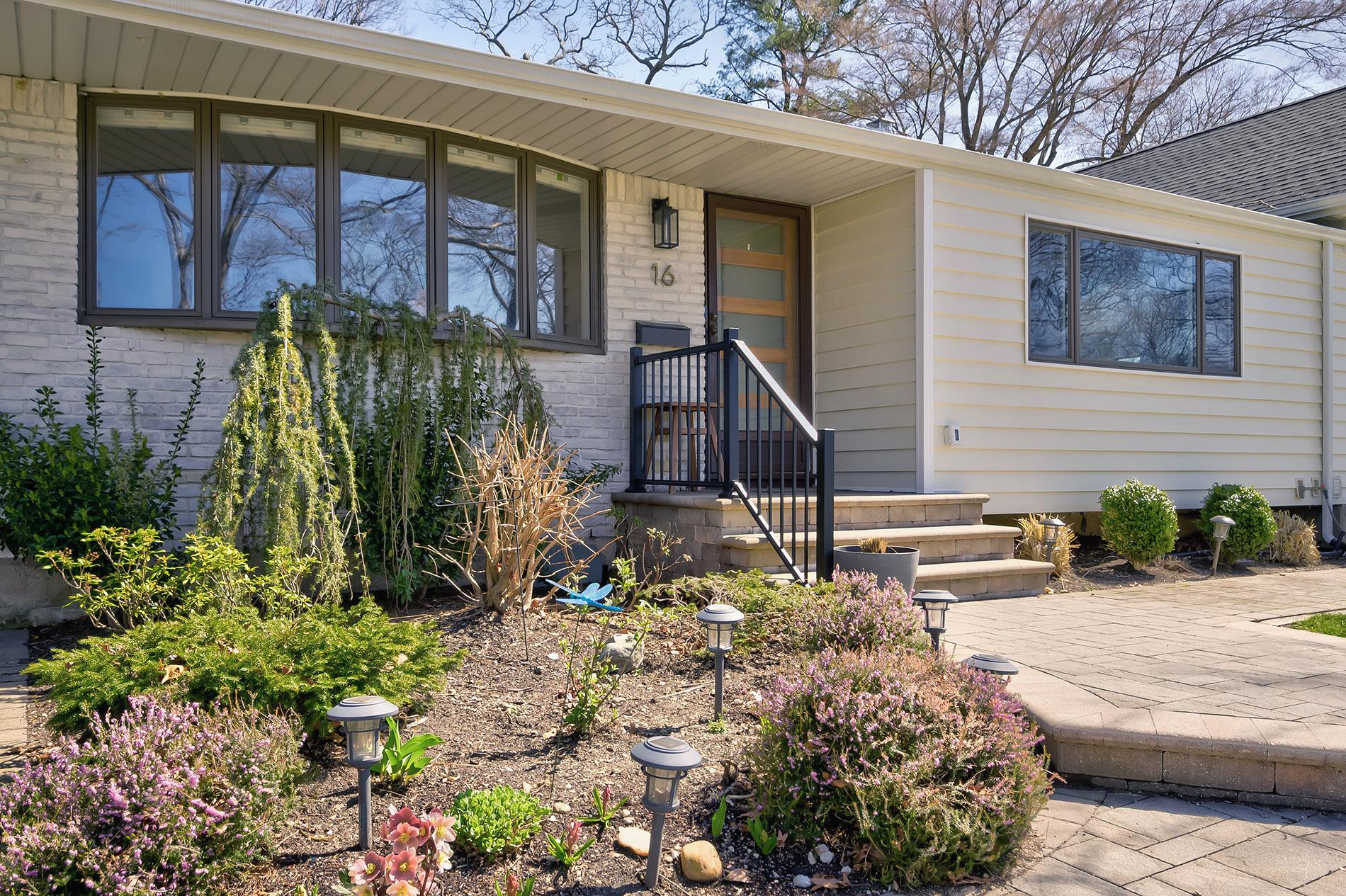 16 Bridle Lane, South Huntington, New York image 4