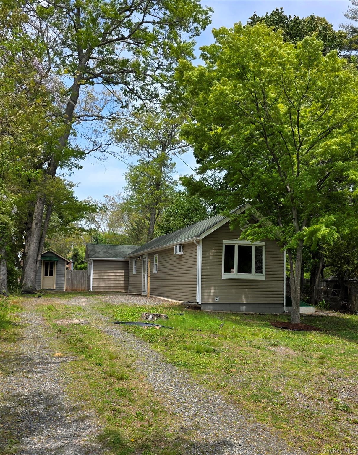 9 Laurelton Avenue - Photo 2