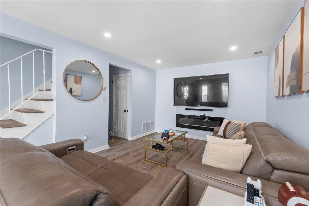 Oceanside, New York 11572, United States, 2 Bedrooms Bedrooms, ,2 BathroomsBathrooms,Residential,Active,175702