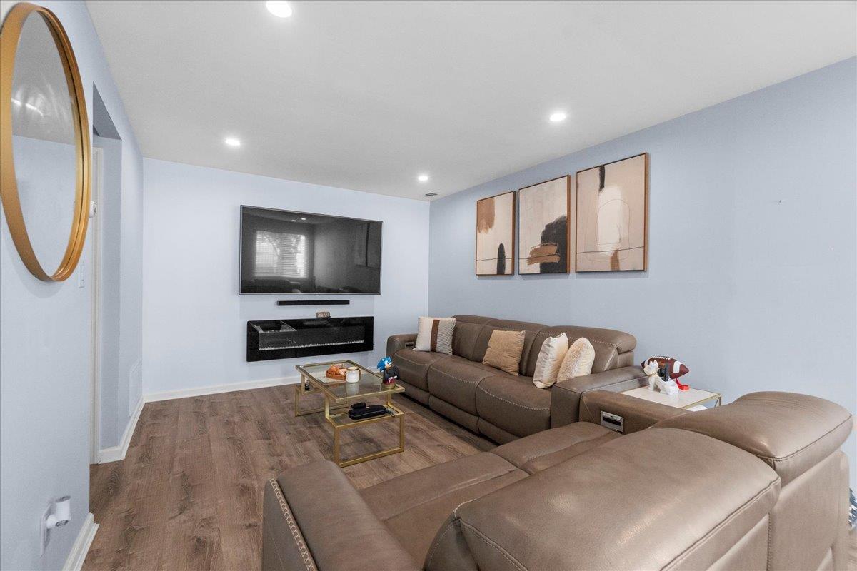 Oceanside, New York 11572, United States, 2 Bedrooms Bedrooms, ,2 BathroomsBathrooms,Residential,Active,175702