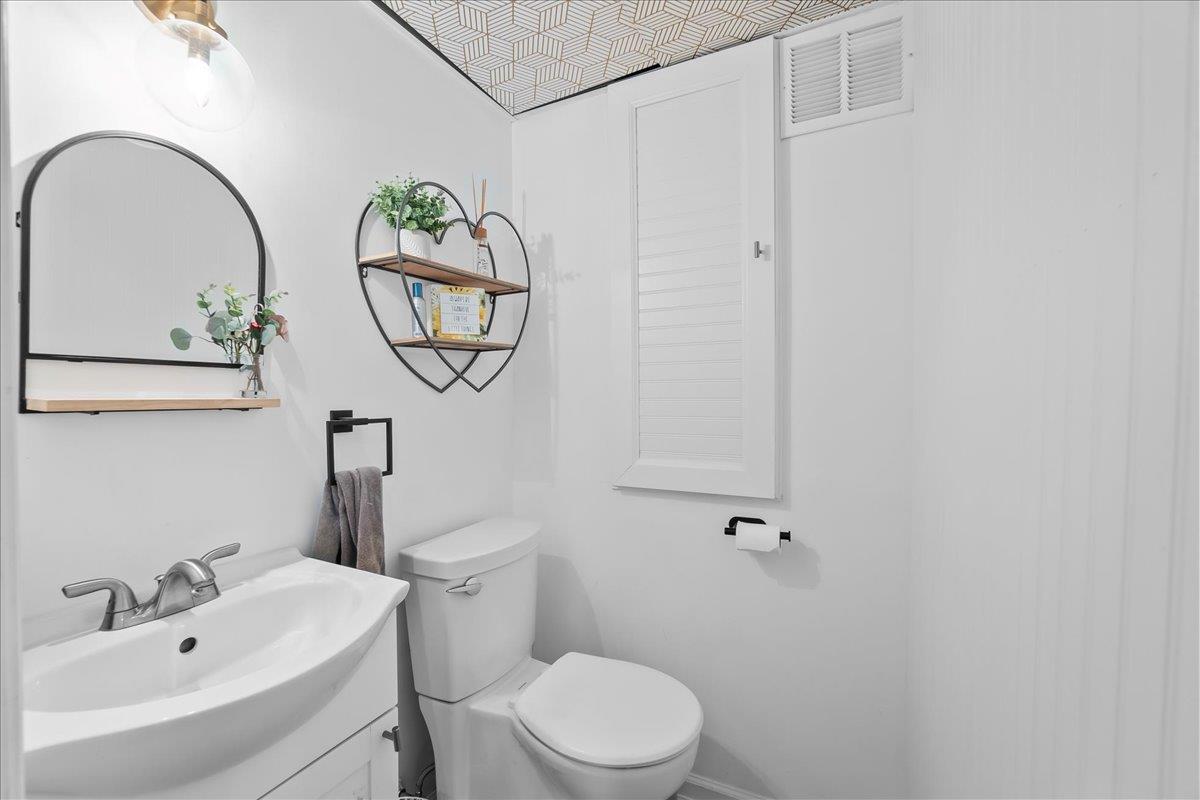 Oceanside, New York 11572, United States, 2 Bedrooms Bedrooms, ,2 BathroomsBathrooms,Residential,Active,175702