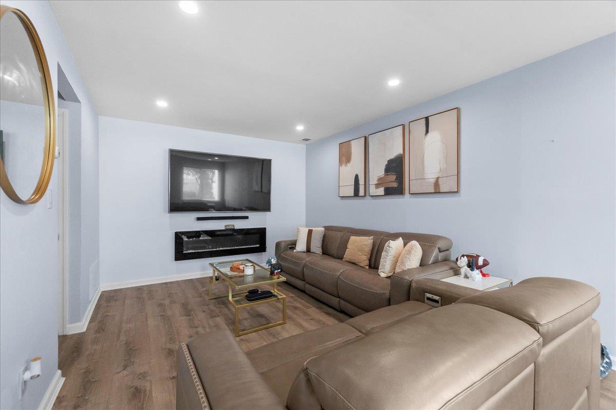 Oceanside, New York 11572, United States, 2 Bedrooms Bedrooms, ,2 BathroomsBathrooms,Residential,Active,175702