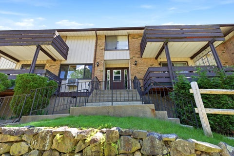 Condo For Sale - 130 Sierra Vista Lane<br/> Rockland County, Valley Cottage, NY 10989
