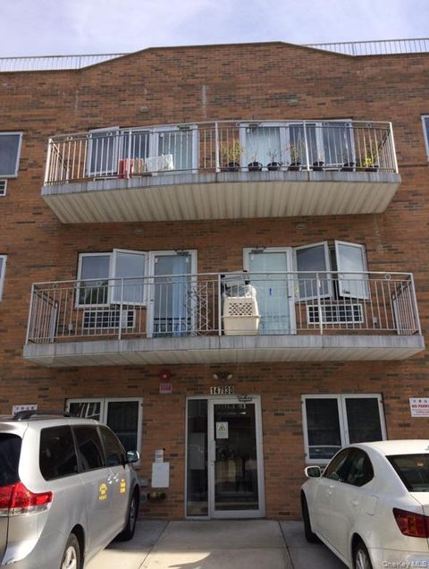 Photo of 147-30 Barclay Avenue #3B, Flushing, NY 11355 (MLS # 885835) Photo of 147-30 Barclay Avenue #3B, Flushing, NY 11355 (MLS # 885835)