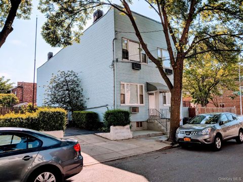 7037 72nd Place Glendale NY 11385