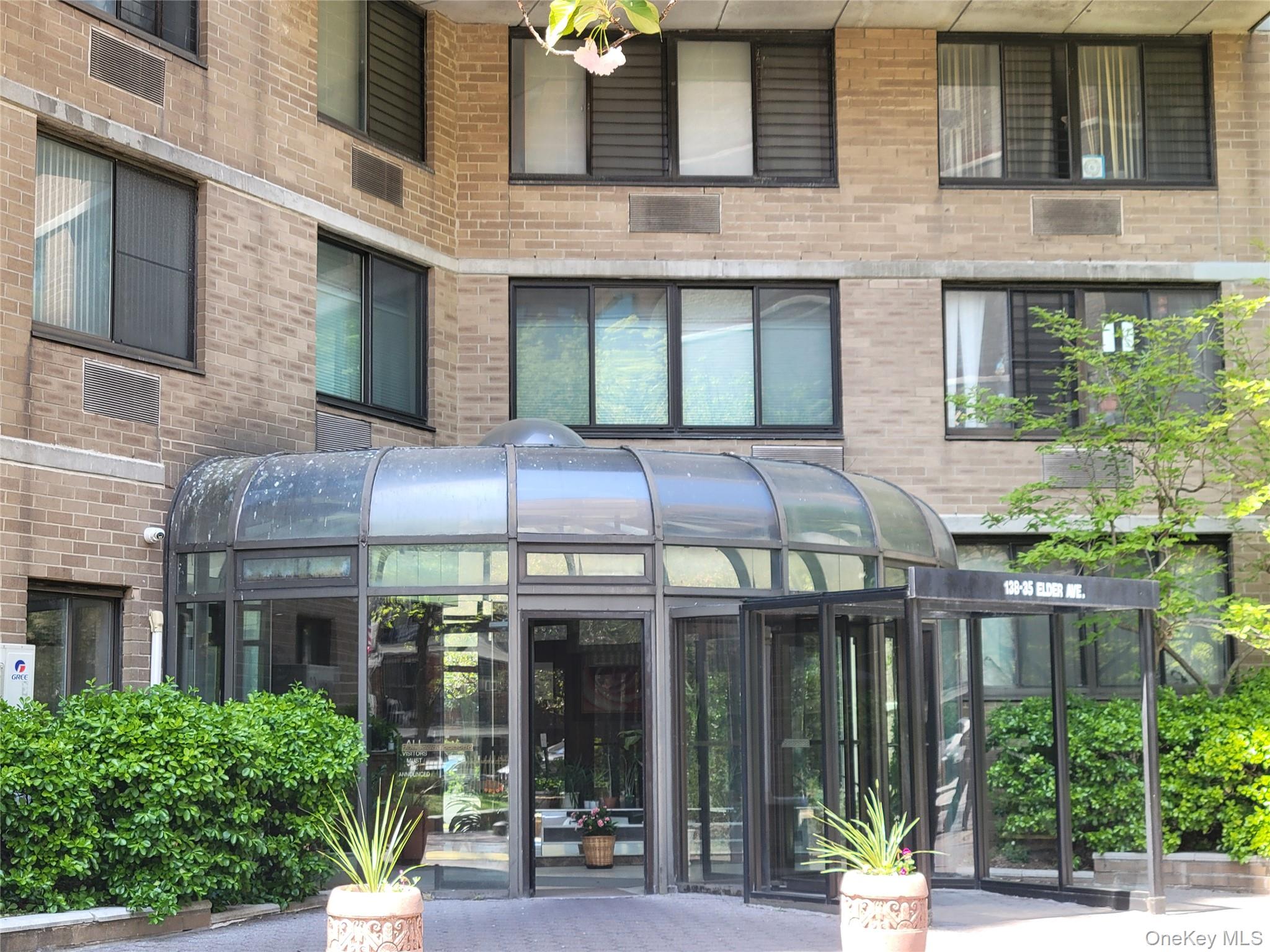 138-35 Elder Avenue 14K - Photo 2