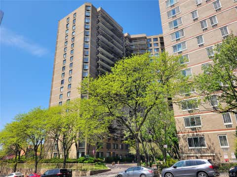 Condo For Sale - 138-35 Elder Avenue #14K<br/> Flushing, NY 11355
