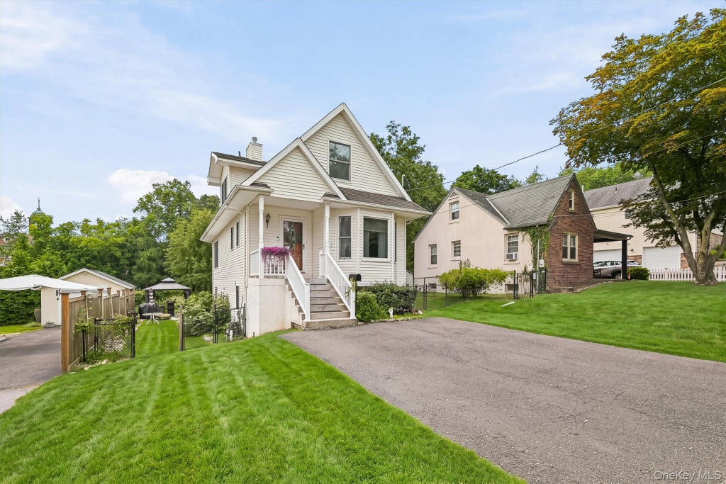 Photo of 31 Schreiber Street, Tappan, NY 10983 (MLS # 1027034)
