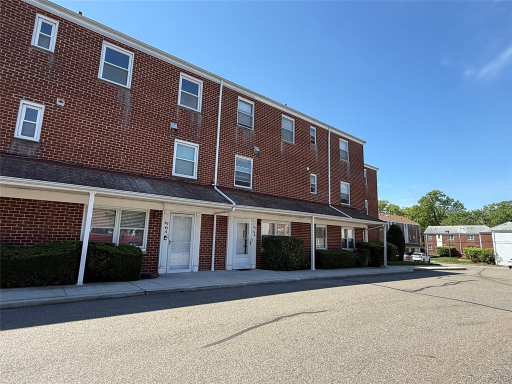 Photo of 67-45A Cloverdale Lane #167, Bayside, NY 11364 (MLS # 1000900)