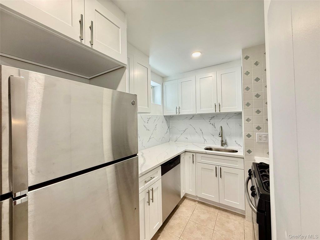 Photo of 67-45A Cloverdale Lane #167, Bayside, NY 11364 (MLS # 1000900)