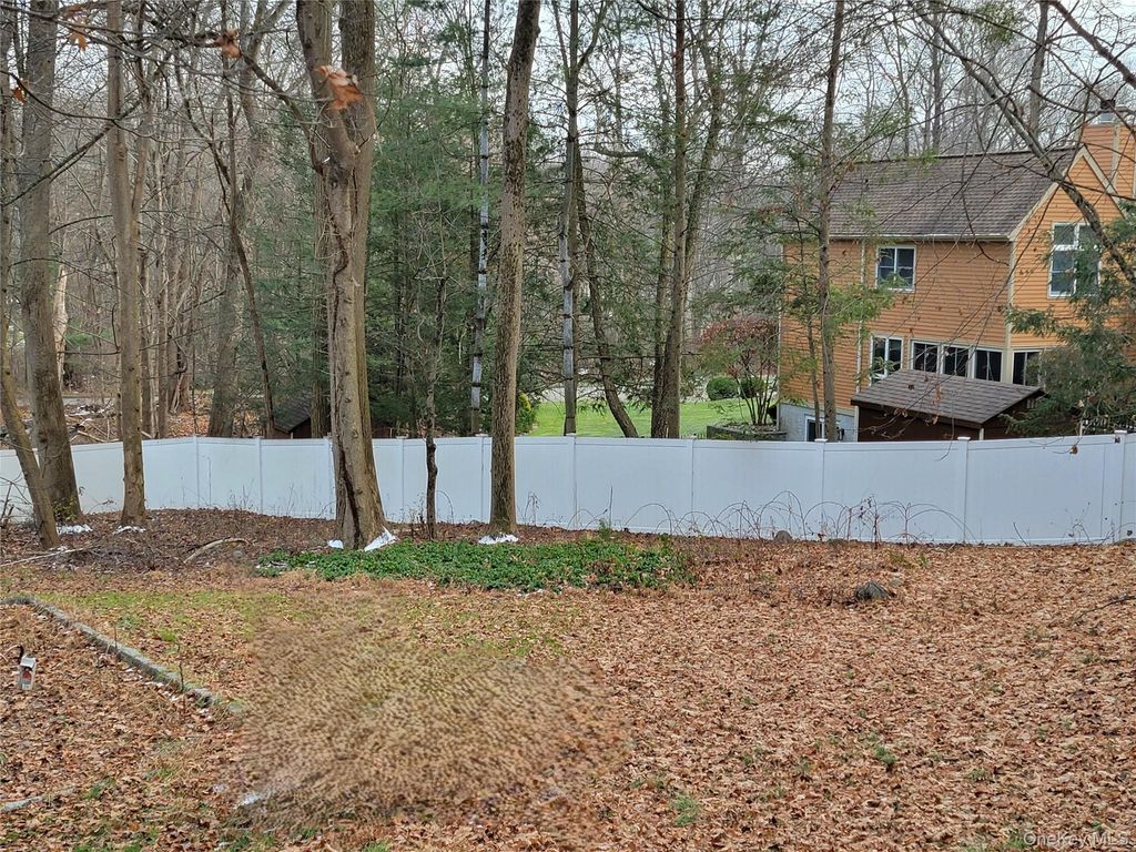 Photo of 4 Greenlawn Road, Cortlandt Manor, NY 10567 (MLS # 942798)