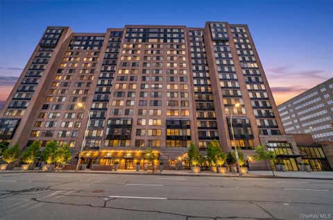 Condo For Rent - 4 Martine Avenue #707<br/> Westchester County, White Plains, NY 10606