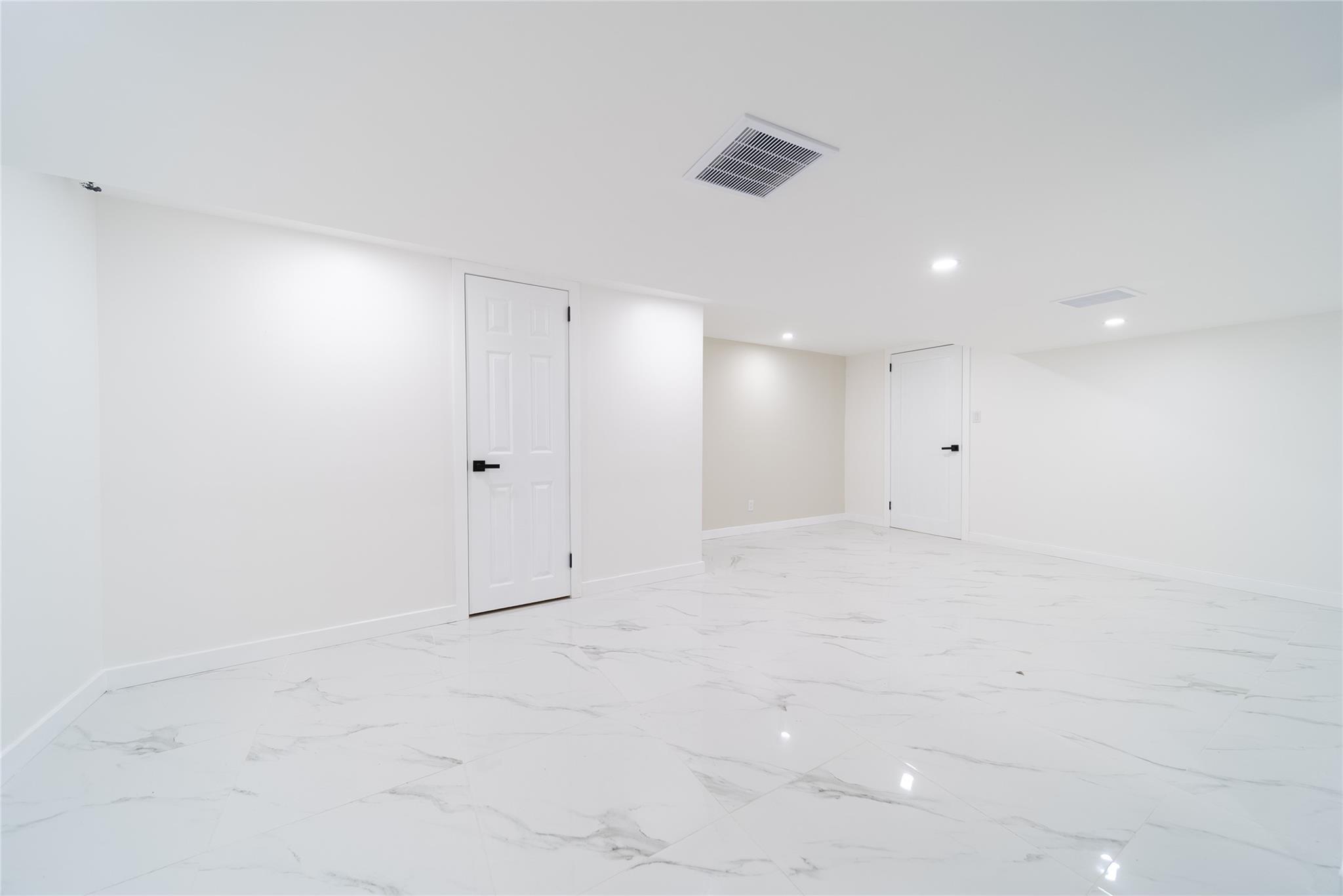2001 Wellington Court, Westbury, New York image 21