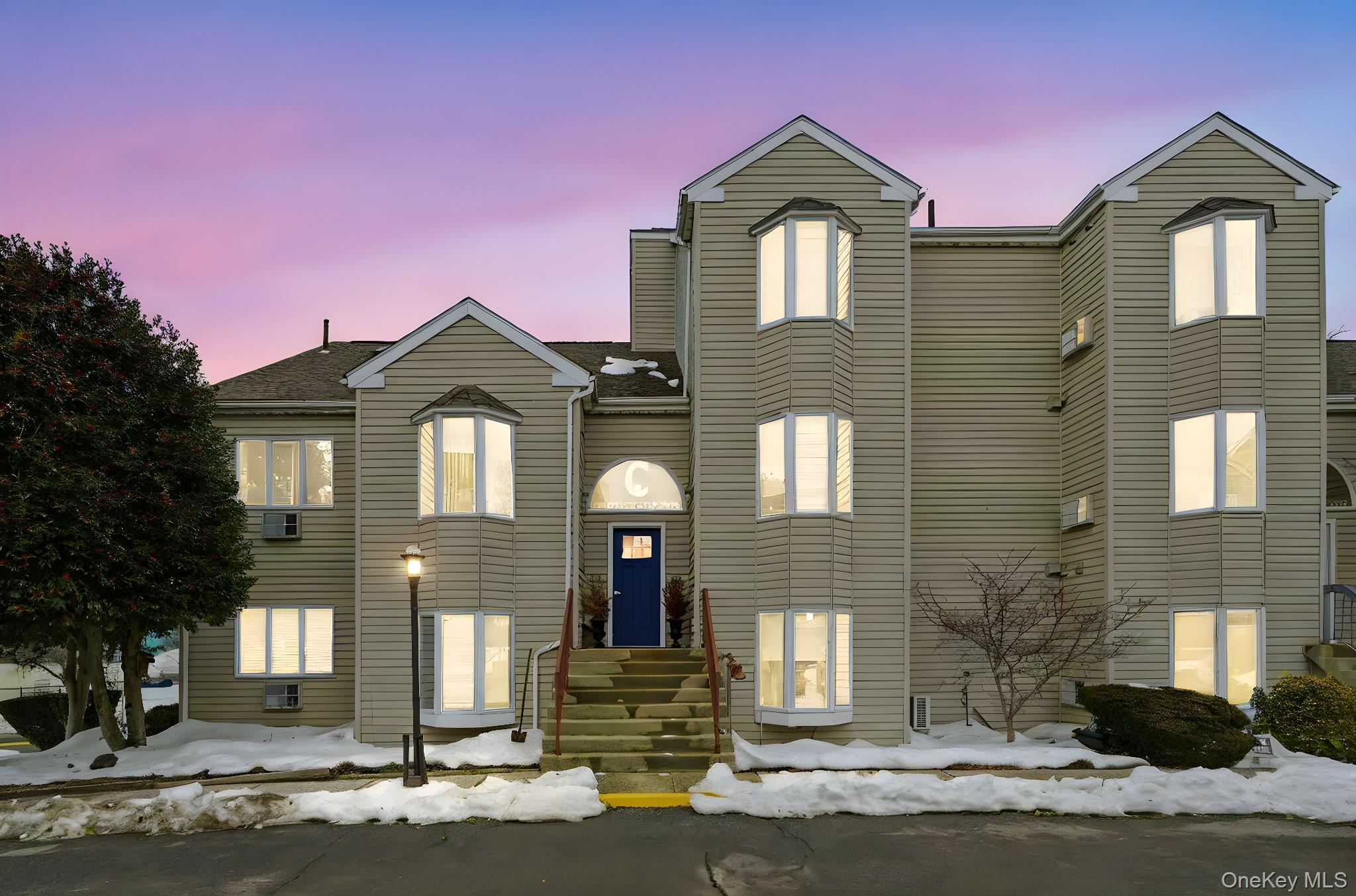 152 Tier Street 211C