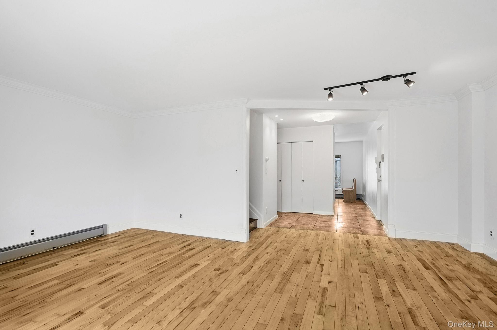 152 Tier Street 211C