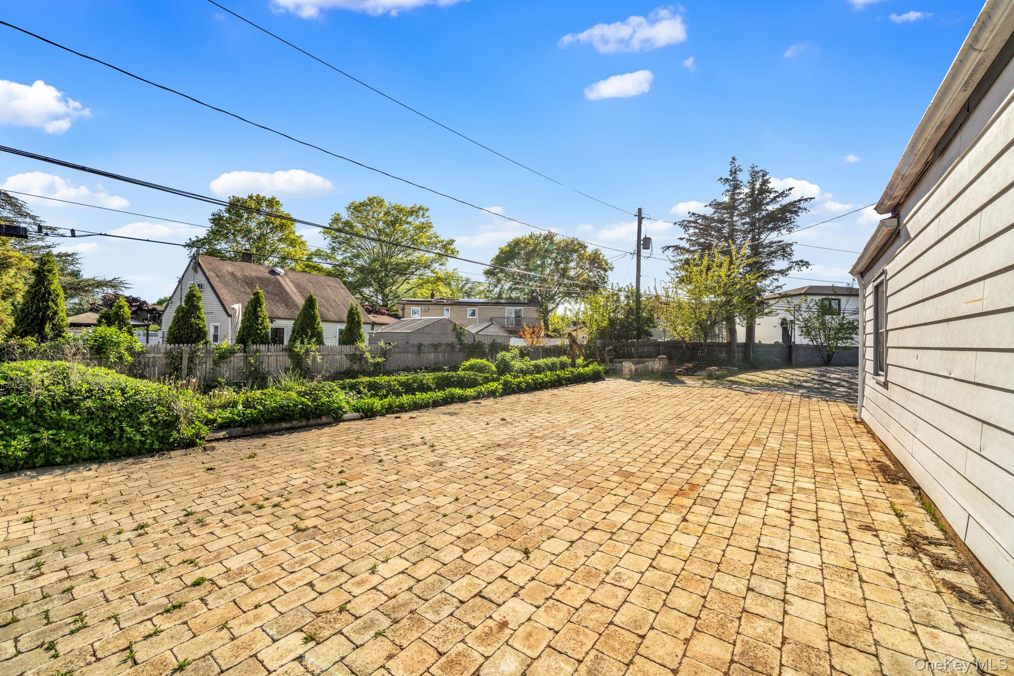 48 Curve Lane