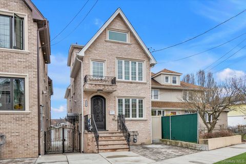 Multifamily For Sale - 717 College Place<br/> College Point, NY 11356