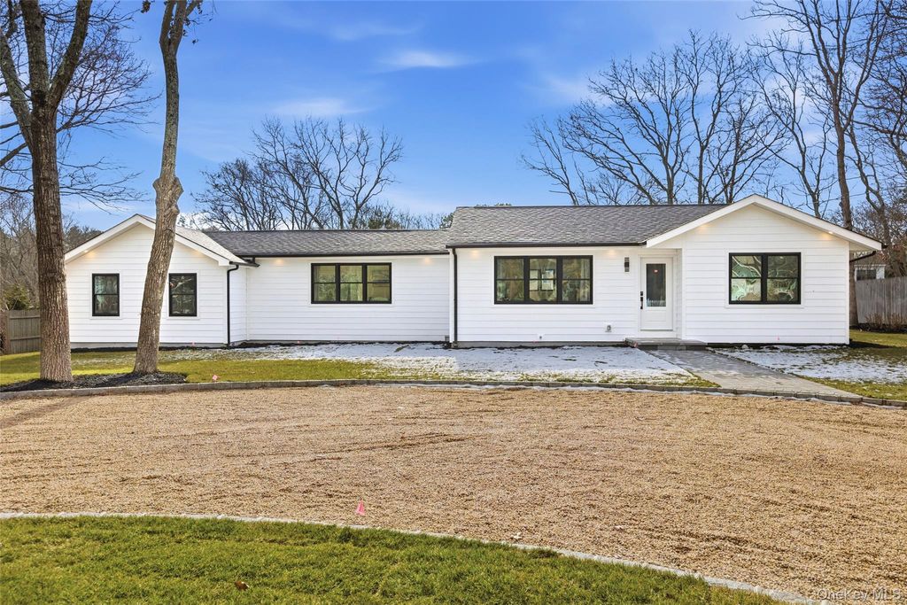 Photo of 10 Tramposh Lane, Hampton Bays, NY 11946 (MLS # 960580)