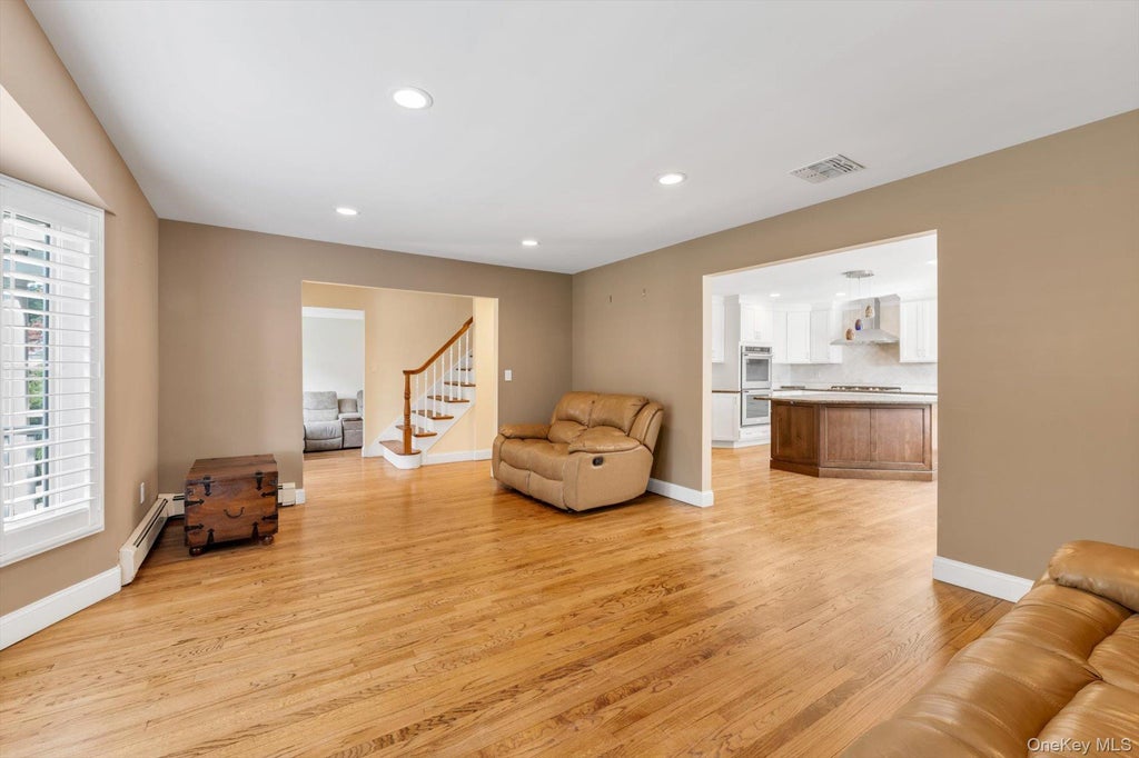 Photo of 3 Lesley Drive, Syosset, NY 11791 (MLS # 1058348)