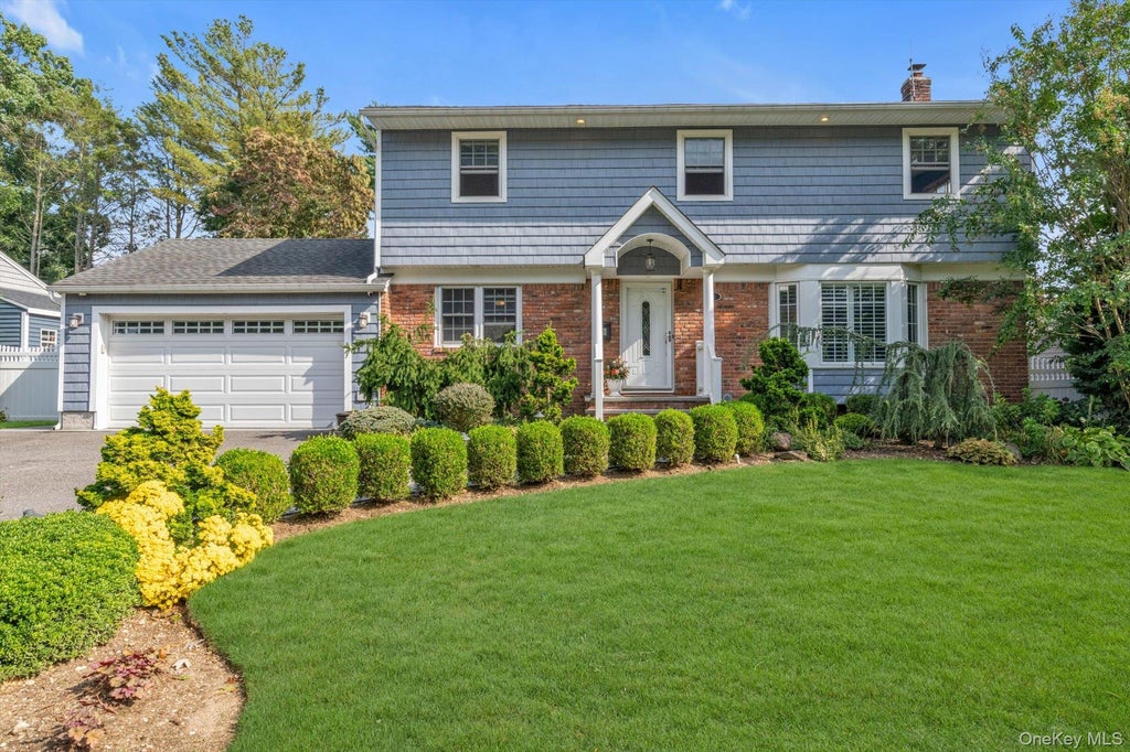 Photo of 3 Lesley Drive, Syosset, NY 11791 (MLS # 1058348)