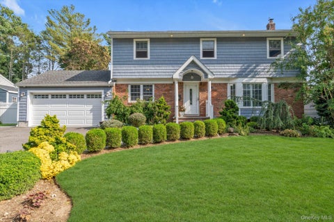 Homes For Sale - 3 Lesley Drive<br/> Syosset, NY 11791