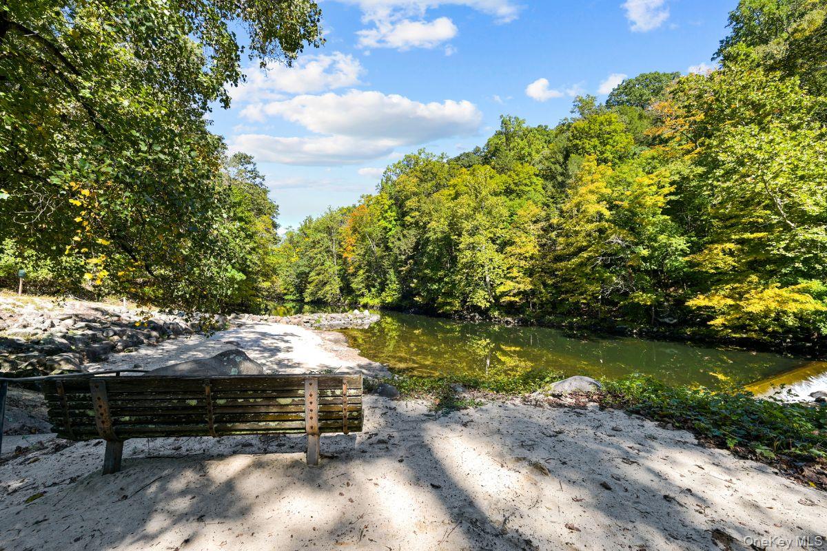 Croton-On-Hudson, New York 10520, United States, 4 Bedrooms Bedrooms, ,2 BathroomsBathrooms,Residential,Active,151448