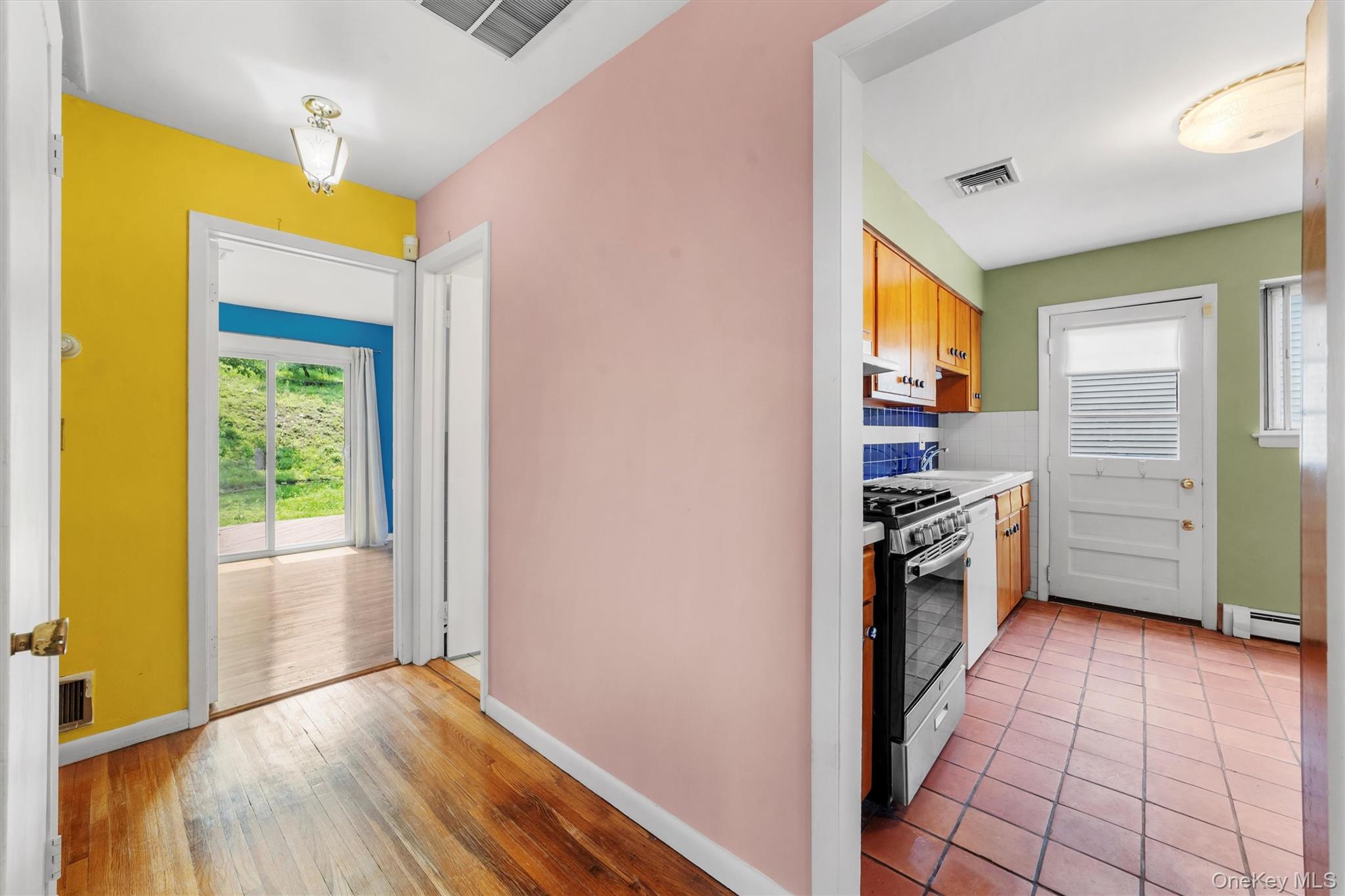 Croton-On-Hudson, New York 10520, United States, 4 Bedrooms Bedrooms, ,2 BathroomsBathrooms,Residential,Active,151448