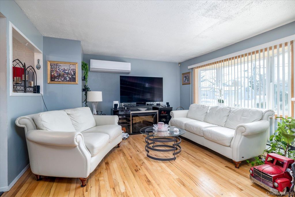 Photo of 33 Lukens Avenue, Brentwood, NY 11717 (MLS # 973654)