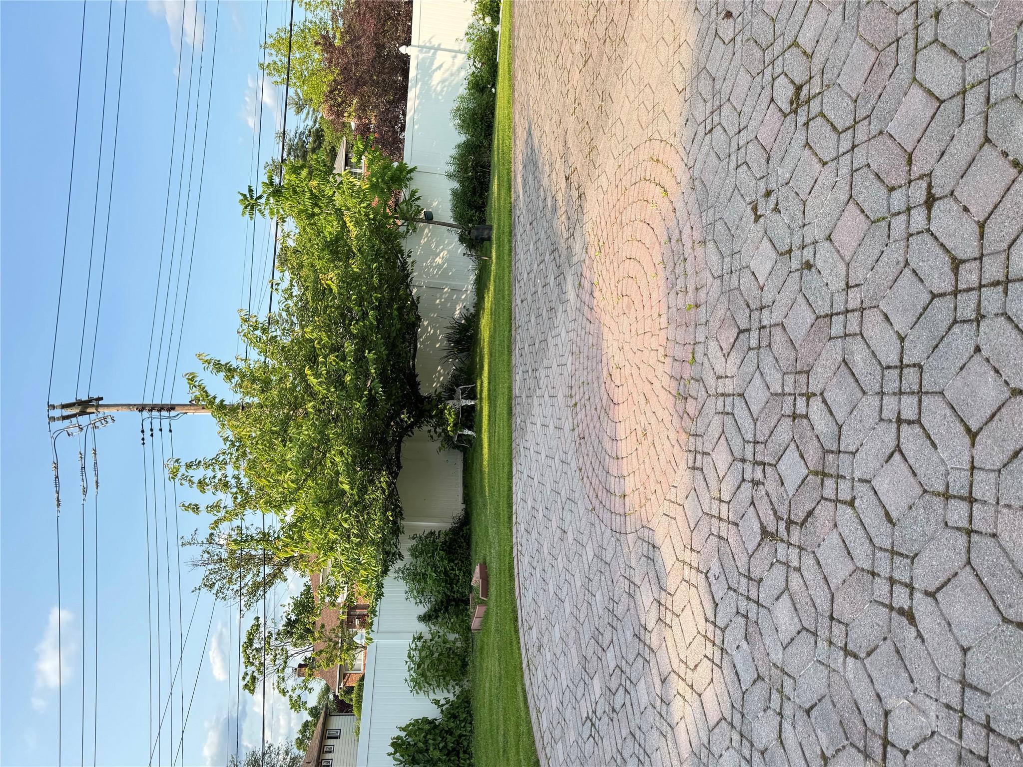 Property for Sale at 60th Road, Little Neck, Queens, NY - Bedrooms: 3 
Bathrooms: 3 
Rooms: 9  - $1,350,000