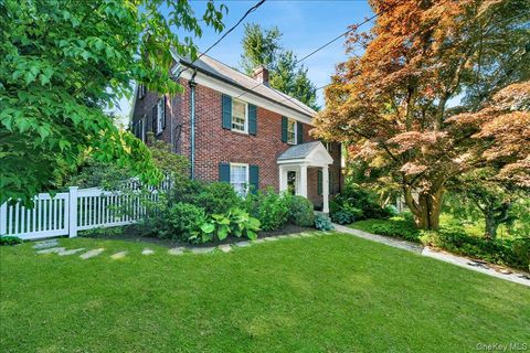 Homes For Sale - 86 Caterson Terrace<br/> Westchester County, Hartsdale, NY 10530