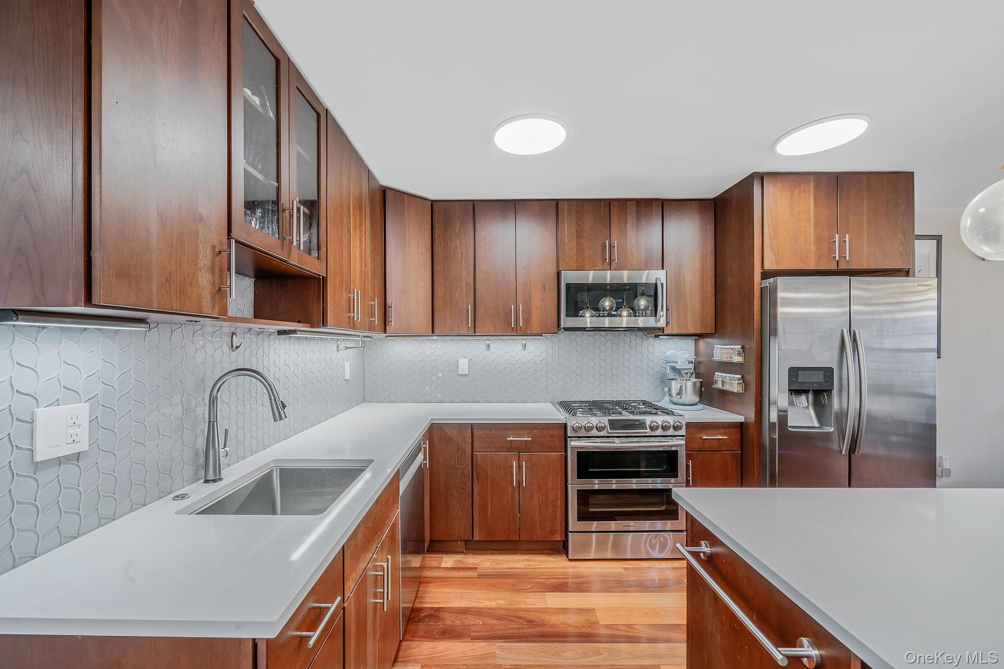 682 Lexington Avenue