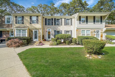 Photo of 11 Bartlett Commons, Yaphank, NY 11980 (MLS # 928028) Photo of 11 Bartlett Commons, Yaphank, NY 11980 (MLS # 928028)