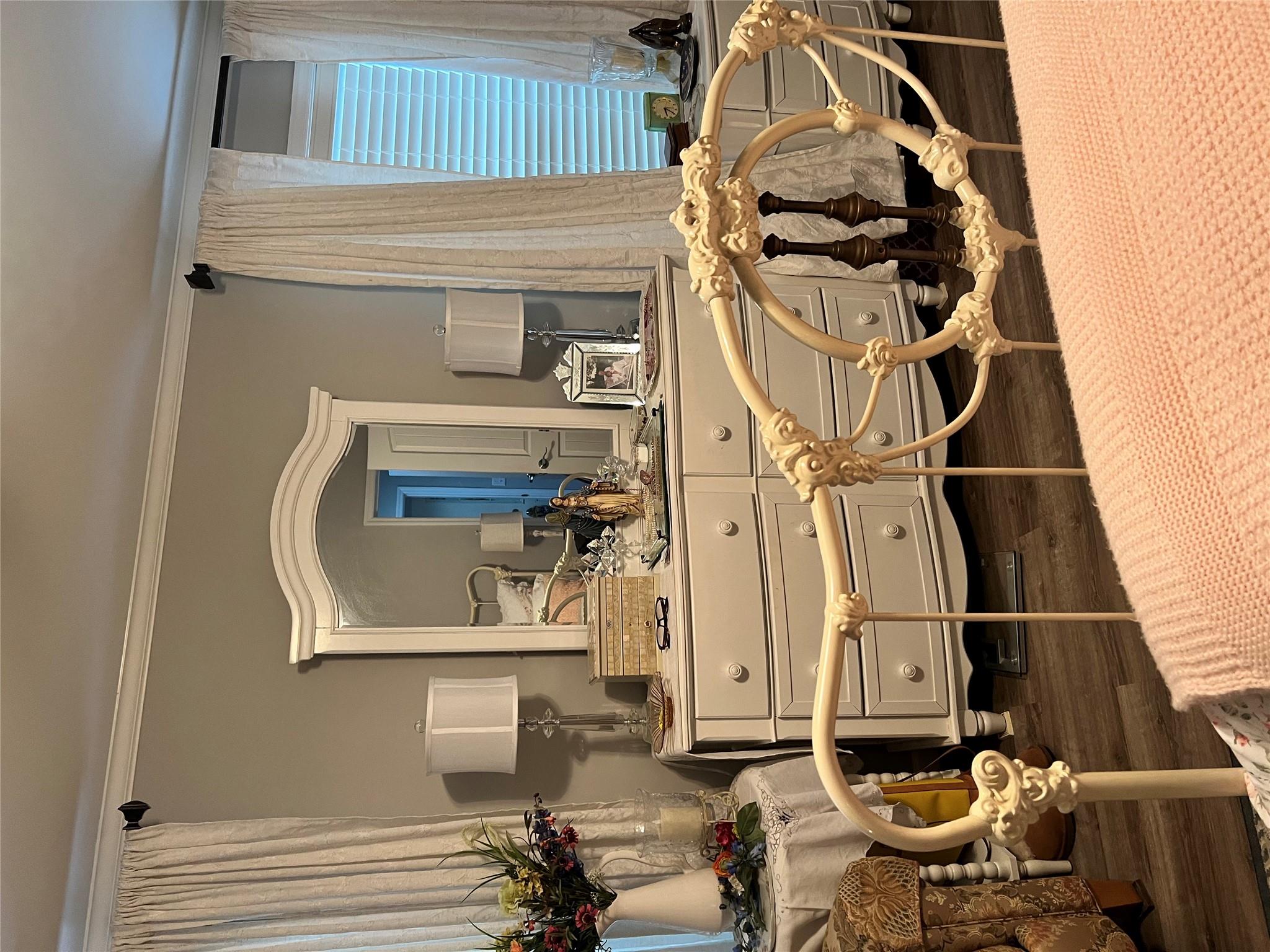 1661 N Old Country Road #412, Riverhead, Florida image 27