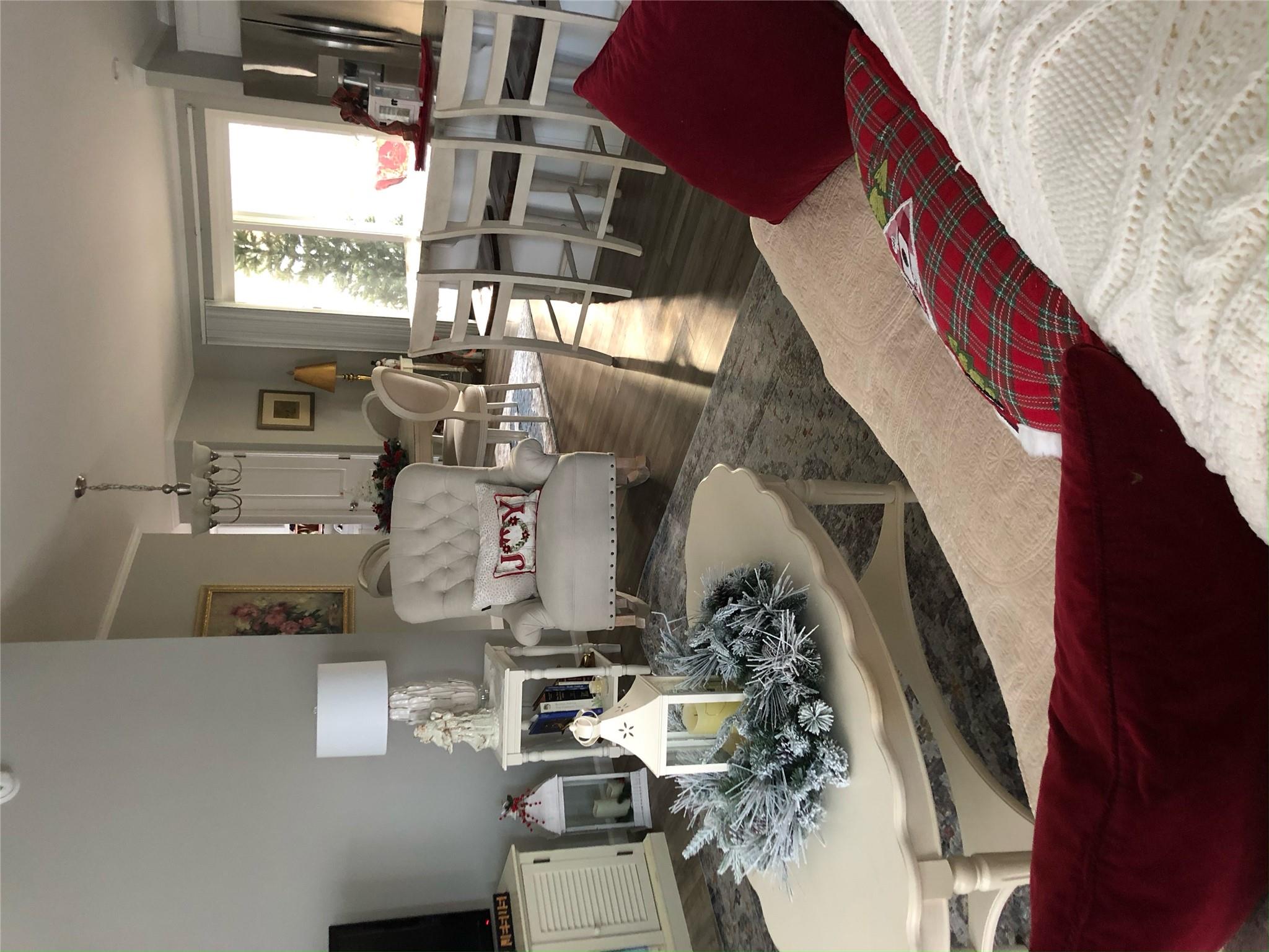 1661 N Old Country Road #412, Riverhead, Florida image 21