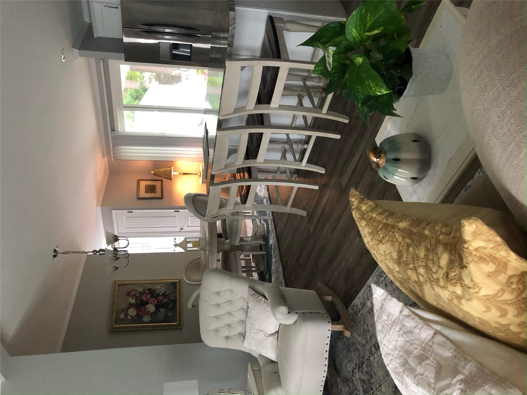 1661 N Old Country Road #412, Riverhead, Florida image 20