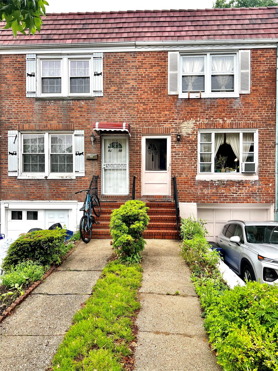 195th Street, Flushing, Queens, NY - 2 Bedrooms  
1 Bathrooms  
7 Rooms - 