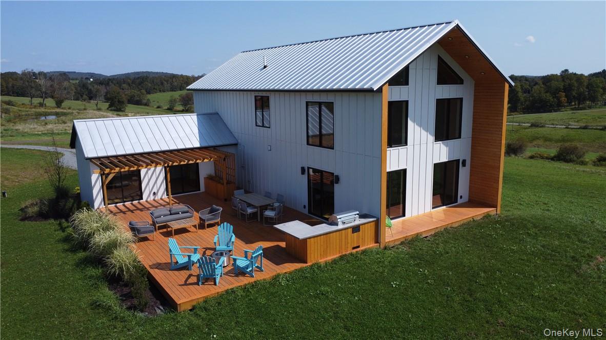 32 Long Farm Way